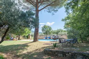 Villa Rosa – Family villa with pool, olive grove and views near Aups - Image 4