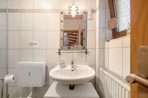 Holiday Apartment 'Casa Mia' with Private Terrace, Balcony and Wi-Fi - Image 4