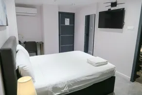 Cozy & harmonious decor Studio Apt - Image 4