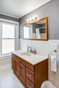 Spacious Home with In Unit Laundry Parking 1GB WiFi & Patio Deck - Image 3
