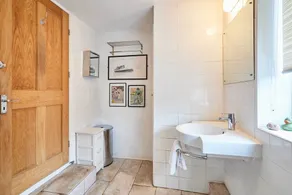 Host & Stay | The Reading Room - Image 2
