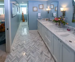 Luxury Waterfront Home - Image 4