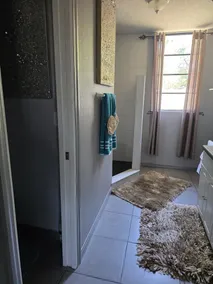 Luxury two-story Guesthouse - Image 4