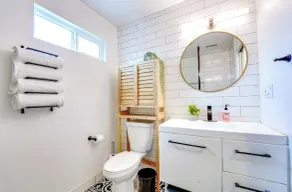 Private 3BD Coastal Oasis - .5 miles from Beach! - Image 4
