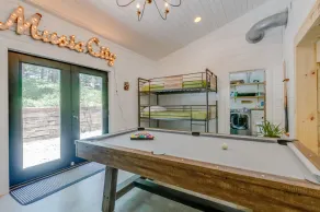Paddle Creek Retreat!  Reservations Include 2 Indoor PICKLEBALL Courts! - Image 2