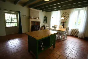Large private Charentaise home with pool and beautiful gardens sleeps 10-13 - Image 4
