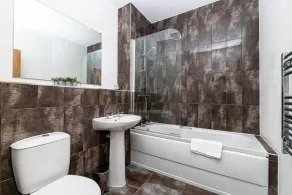 Self Catering Accommodation Chester – Sleeps 4 - Image 2