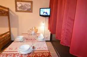 À 10m des pistes de ski, 2ème étage, balcon, télévision, casier à ski, 20m², Les Menuires - Image 5