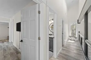 Semi-Soundfront on Bay Drive - Whole Home, Large Yard and Decks! - Image 2