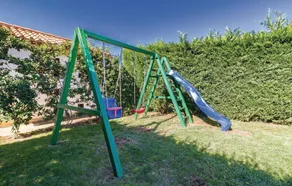 3 Bedroom Beautiful Home In Frkeci - Image 2