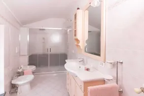 Geräumige moderne Wohnung im Herzen der Toskana, perfekt für Familien & Gruppen - Image 3