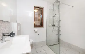 Awesome Home In Banjol - Image 4