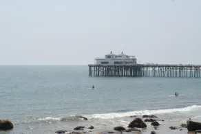 Oceanfront Cottage On Sandy Carbon Beach – Pelican - Image 3
