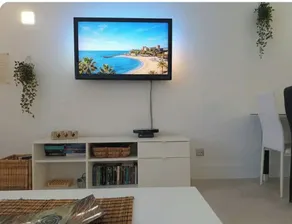 FØRSTE LINJE PÅ STRANDEN, SEVISNING OG PRIVATE have, svømmehal - Image 2
