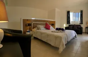 Landsbyhus totalrenoverat med 4 lägenheter, med innergård i Arico Viejo. - Image 4