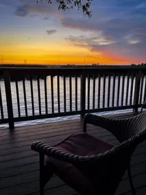 Deluxe \"Delta\" Vacation Bungalow in private marina on the California Delta - Image 4