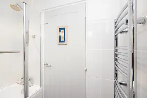 Villa moderne avec de belles vues sur la mer. - Image 3