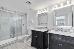 ~ * STILVOLL & RENOVIERT!* ~ DIRECT OCEANFRONT 2BR / 2BA CONDO COMFORTABLE & CLEAN - Image 2