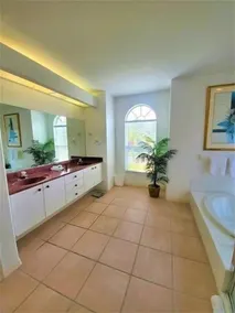 Willkommen in unserem Malibu Canal Front Pool Haus in der Nähe von Lido Strand 4 BR / 3 BA Für 8 Personen - Image 4