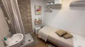 Independent Studio Room, with equipped mini kitchen and private patio. - Image 3