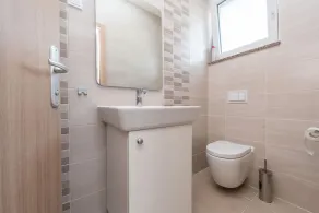 Comfort villa with swimming pool and terrace - Image 2