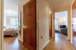 Riverside House - Image 5