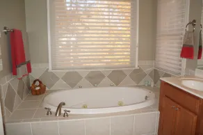 Lake Gaston 6BR 4BA 4500 SF main lake views in calm cove High Speed internet! - Image 3