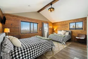 Ace Cabin Cozy Cabin - Hot Tub, Firepit, Views, Near Skiing, Trails & Lakes! - Image 3