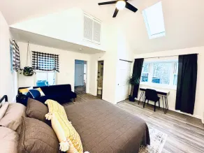 Cozy Chalet: Newly Renovated Two Bedroom with WiFi, Deck, Fire Pit & Grill - Image 5