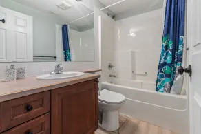 1 bedroom and kitchen place with a valley scenery view & free parking - Image 2