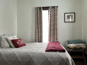 Cozy Cottage just right for your visit to Wess Springs, sleeps 4 - Image 2