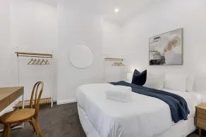 Stylish Alexandria Terrace - Perfect for Families - Image 4