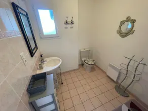 Single Storey house, two bedrooms, GR34, TV, WIFI, sea peach - Image 4