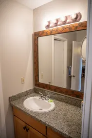 Beautiful 2 Bedroom, 2 bath Condo at the Seventh Mountain Resort.   - Image 3