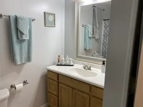 Cozy Apartment (sleeps 6) - Image 2