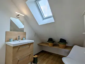 Maison confortable avec jardin clos, wifi et parking, idéale pour se ressourcer en pleine nature - Image 4