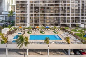 Artsy 32nd Floor Condo with Modern Furnishings & Gorgeous Ocean Views condo - Image 5