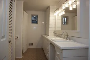 Beautiful re-modeled mid-century home on a quiet street close to downtown. - Image 2
