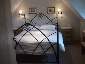 Charming 3 bed/2 bathroom property overlooking beach at Knock Bay and Knoydart - Image 4