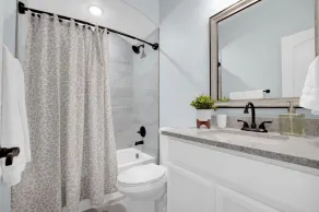 BRAND NEW, I-10/Sundland, great for LONG TERM STAYS - Image 3