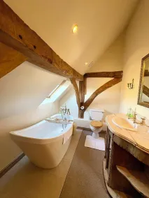 Spacious converted barn perfect for families! - Image 5