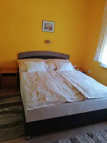 Holiday home with terrace - Image 4
