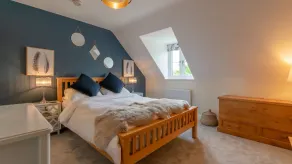 Orchard Cottage, Alderton - sleeps 6 guests  in 3 bedrooms - Image 4