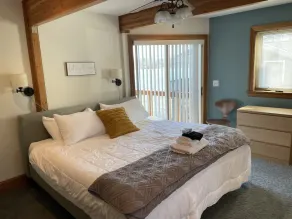 Winter Ski Lodge : Summer Lake life & Pickleball - Image 4