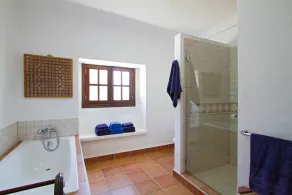 Finca mit eigenem Pool und einer herrlichen Aussicht auf Berge und Meer - Image 2