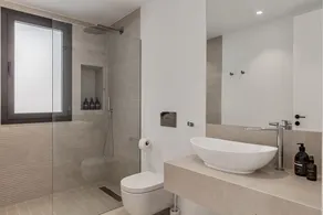 Beautiful Modern Villa 10 minutes from Marbella - Image 4