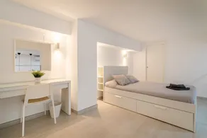 Holiday Apartment \"Alison's Loft\" with A/C & Wi-Fi - Image 4