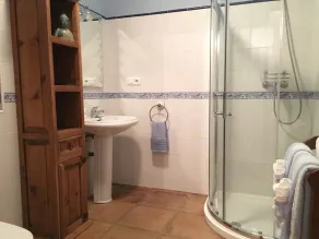 Cadre exceptionnel, vues sensationnelles, terrasses de piscine privée et WIFI partout. - Image 2