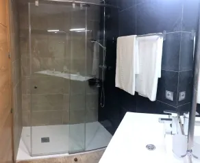 Catalogne baie de Roses<br>grande maison 35 km frontière 15 km mer<br> - Image 2