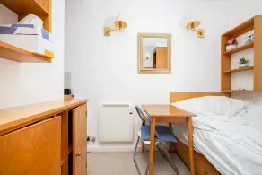 Compact apartment in central London - Image 4